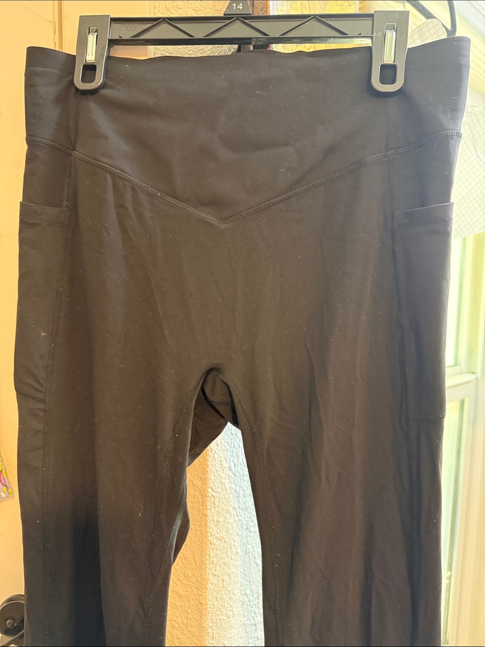 Halara but scrunch Black High-Waist flarewith Side Pockets